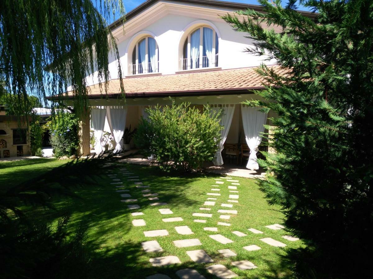 I Salici Villa Marina di Massa Exterior photo