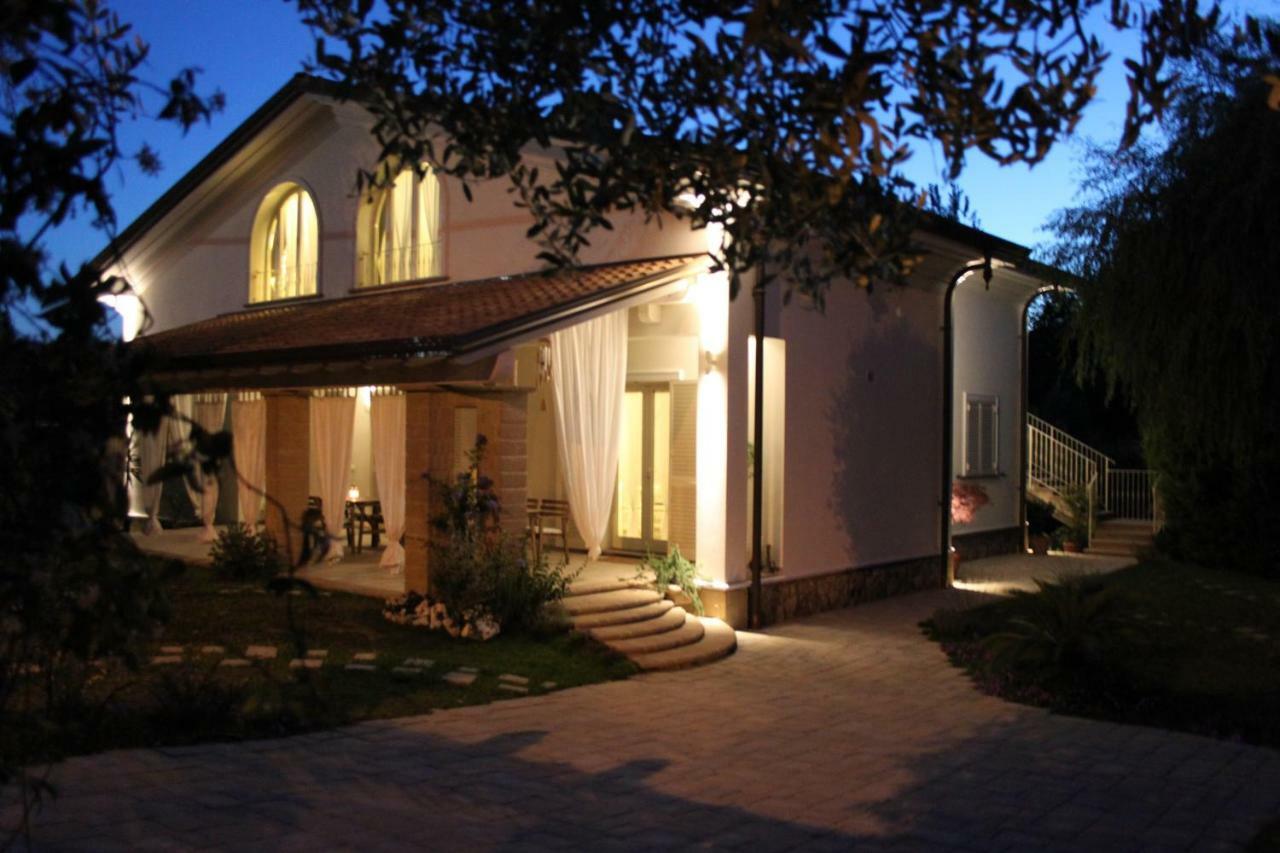 I Salici Villa Marina di Massa Exterior photo